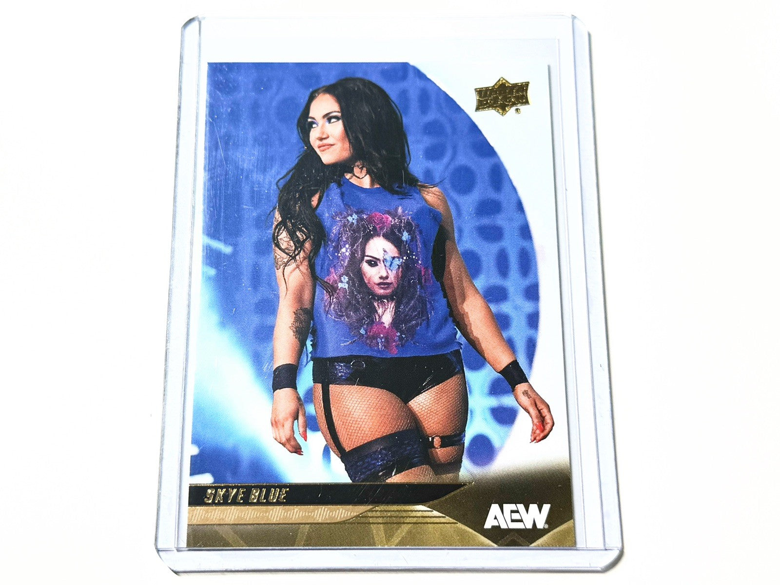 2025 Upper Deck AEW Flagship Skye Blue Gold Parallel Card #12